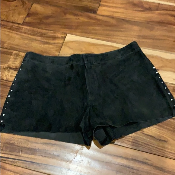 New without tags sexy suede shorts with studs - Picture 1 of 7